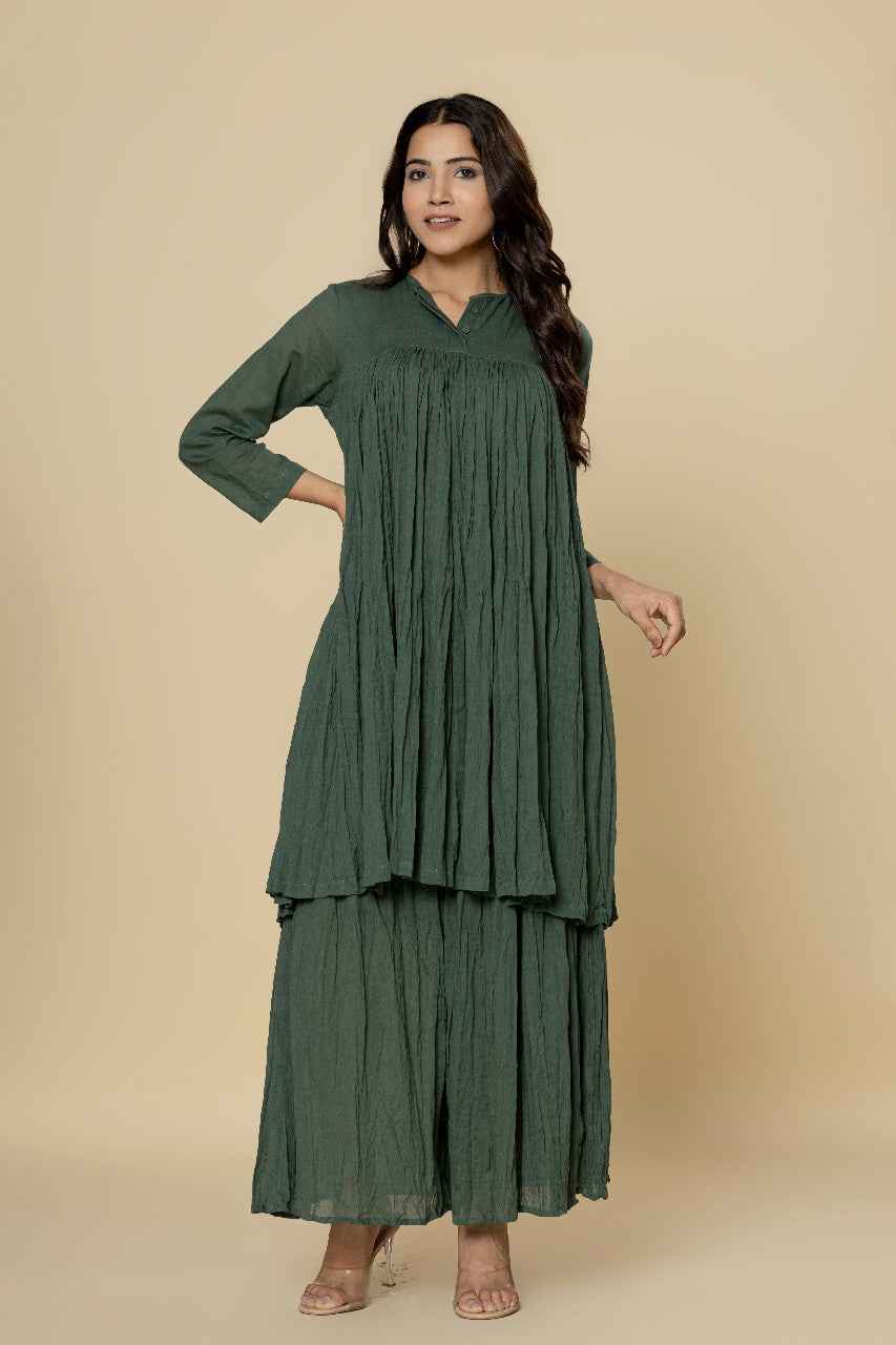 (Set of 2) Naksh Green Mulmul Gathered Kurta And Sharara