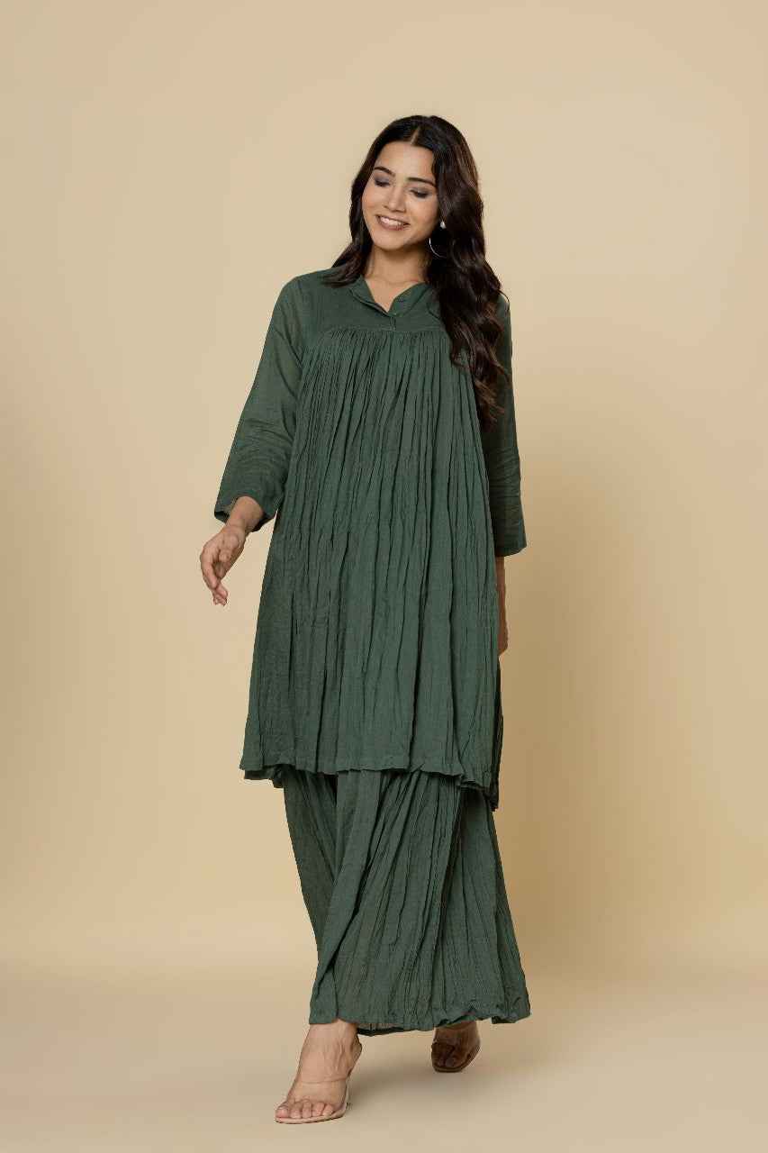 (Set of 2) Naksh Green Mulmul Gathered Kurta And Sharara