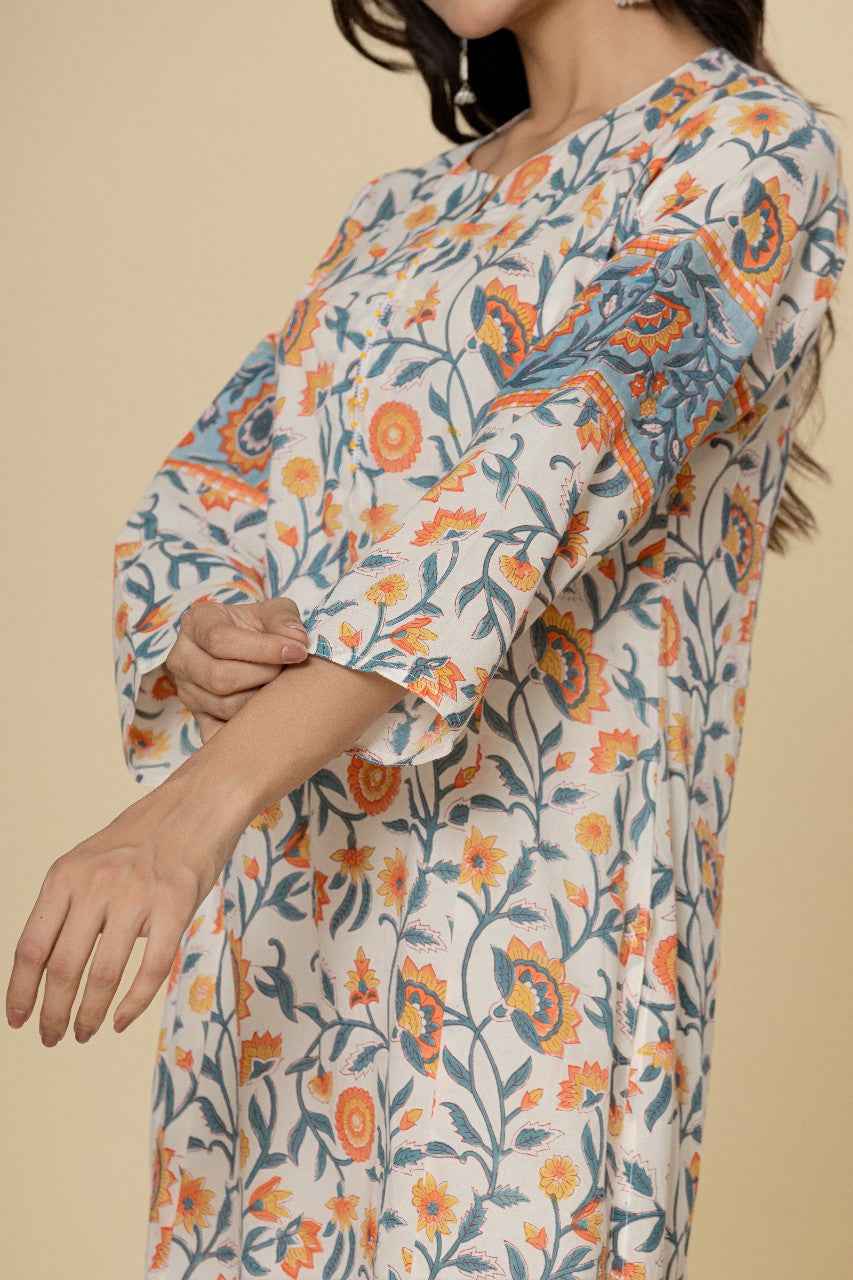 Naksh White Floral Printed Straight Kurta