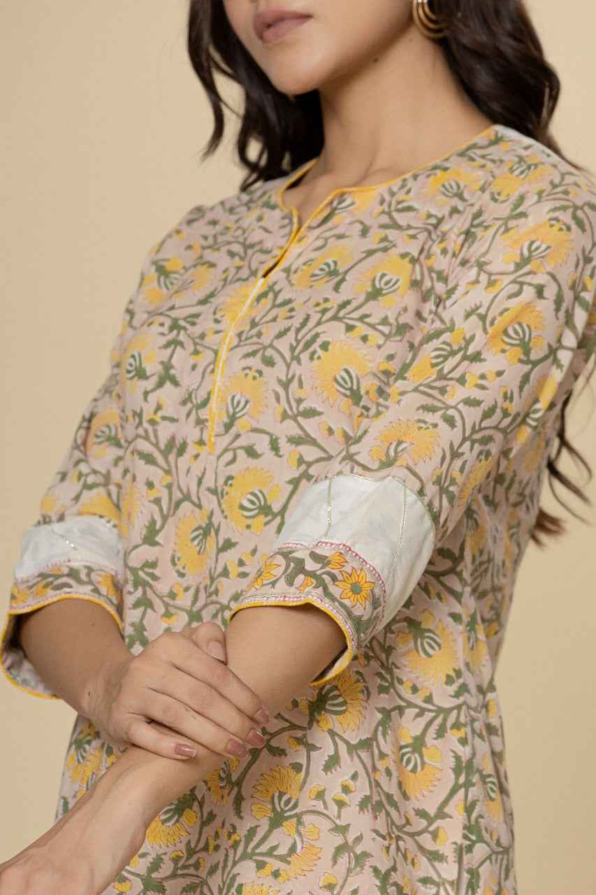 (Set of 2) Naksh Floral Straight Kurta And Dupatta