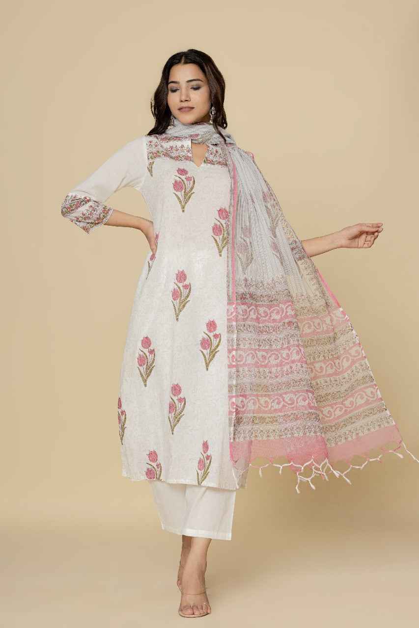 (Set of 2) Naksh White Printed Straight Kurta With Dupatta