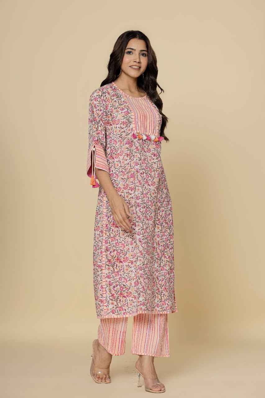 (Set of 2) Naksh White Printed Straight Kurta With Pants