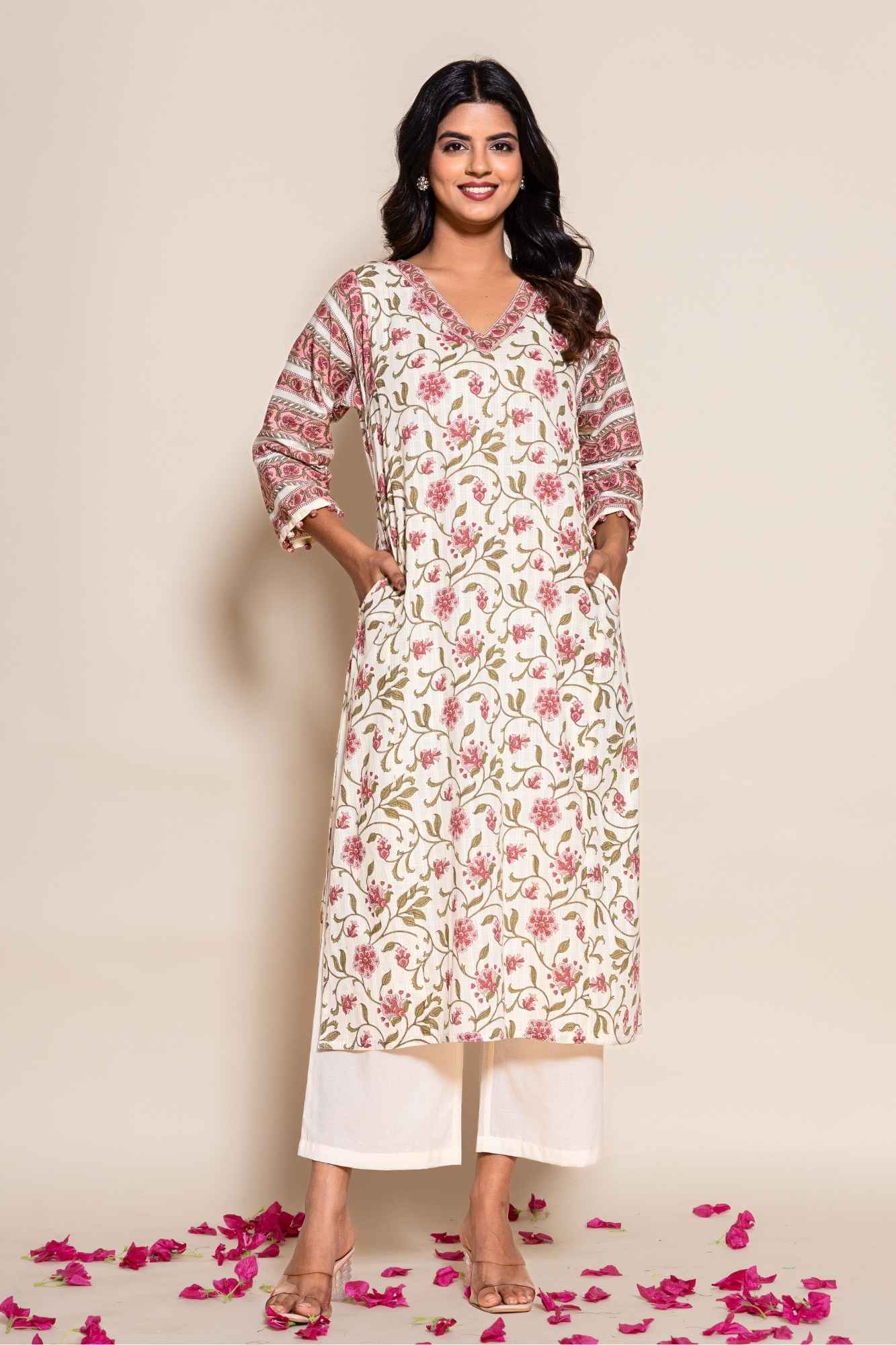 Naksh Ivory Floral Printed Straight Kurta