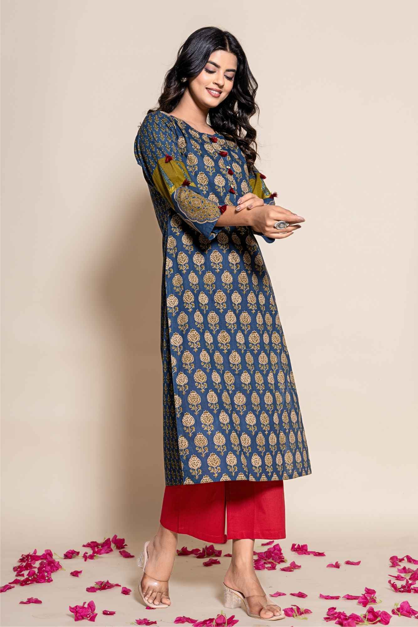 (Set of 2) Naksh Blue Cotton Straight Printed Kurta and Maroon Pants