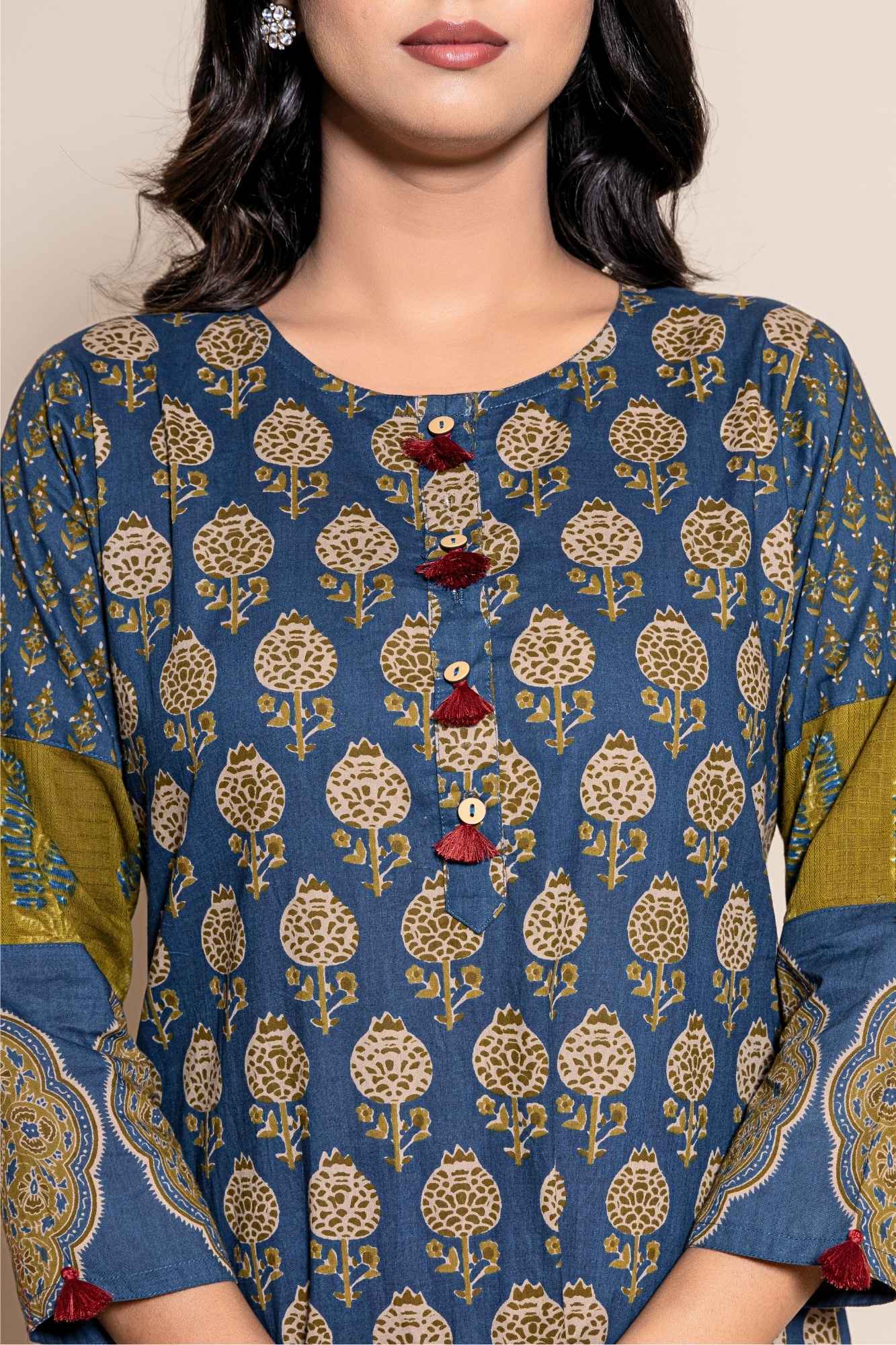 (Set of 2) Naksh Blue Cotton Straight Printed Kurta and Maroon Pants