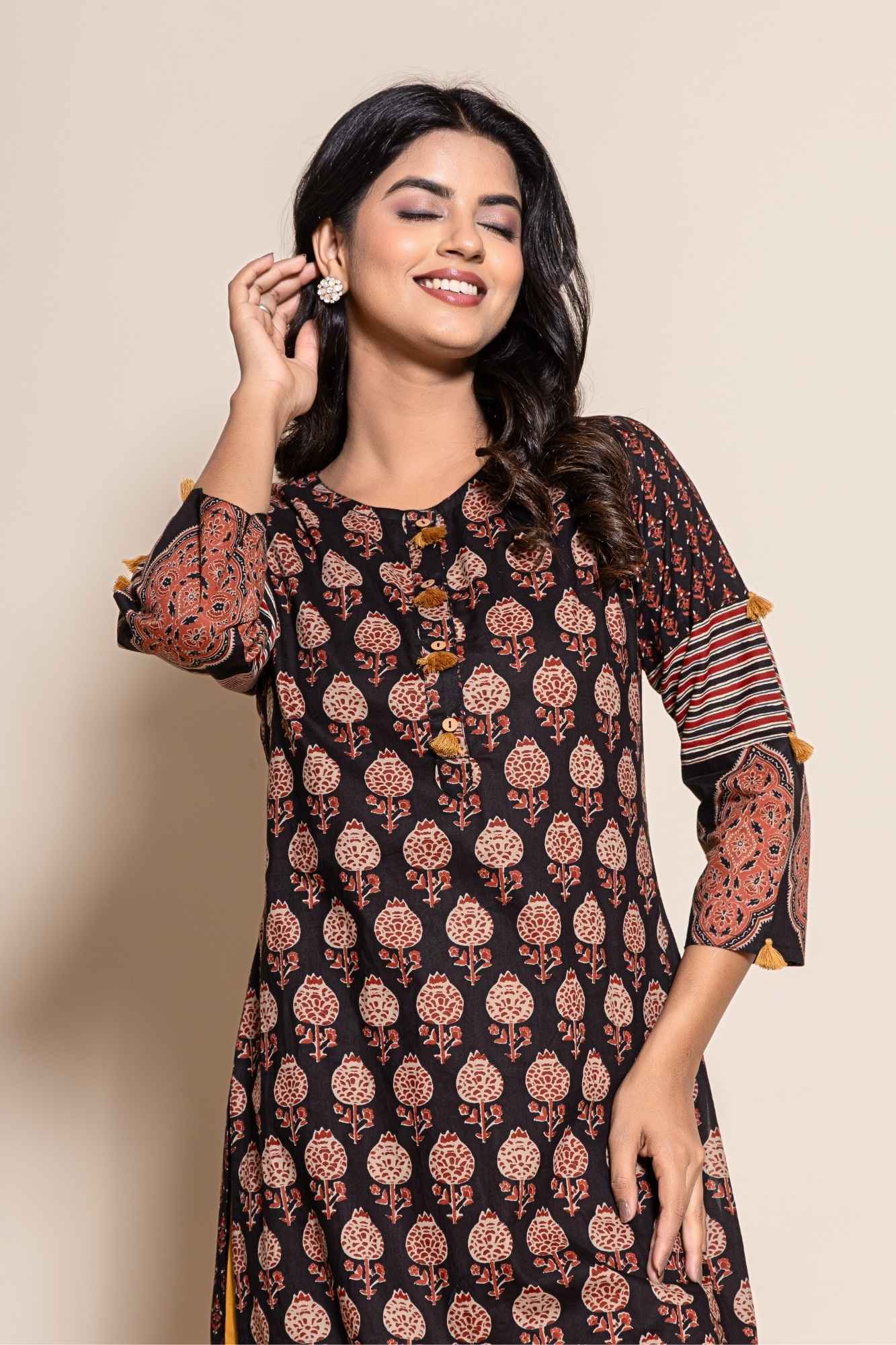 (Set of 2) Naksh Black Cotton Straight Printed Kurta and Yellow Pants