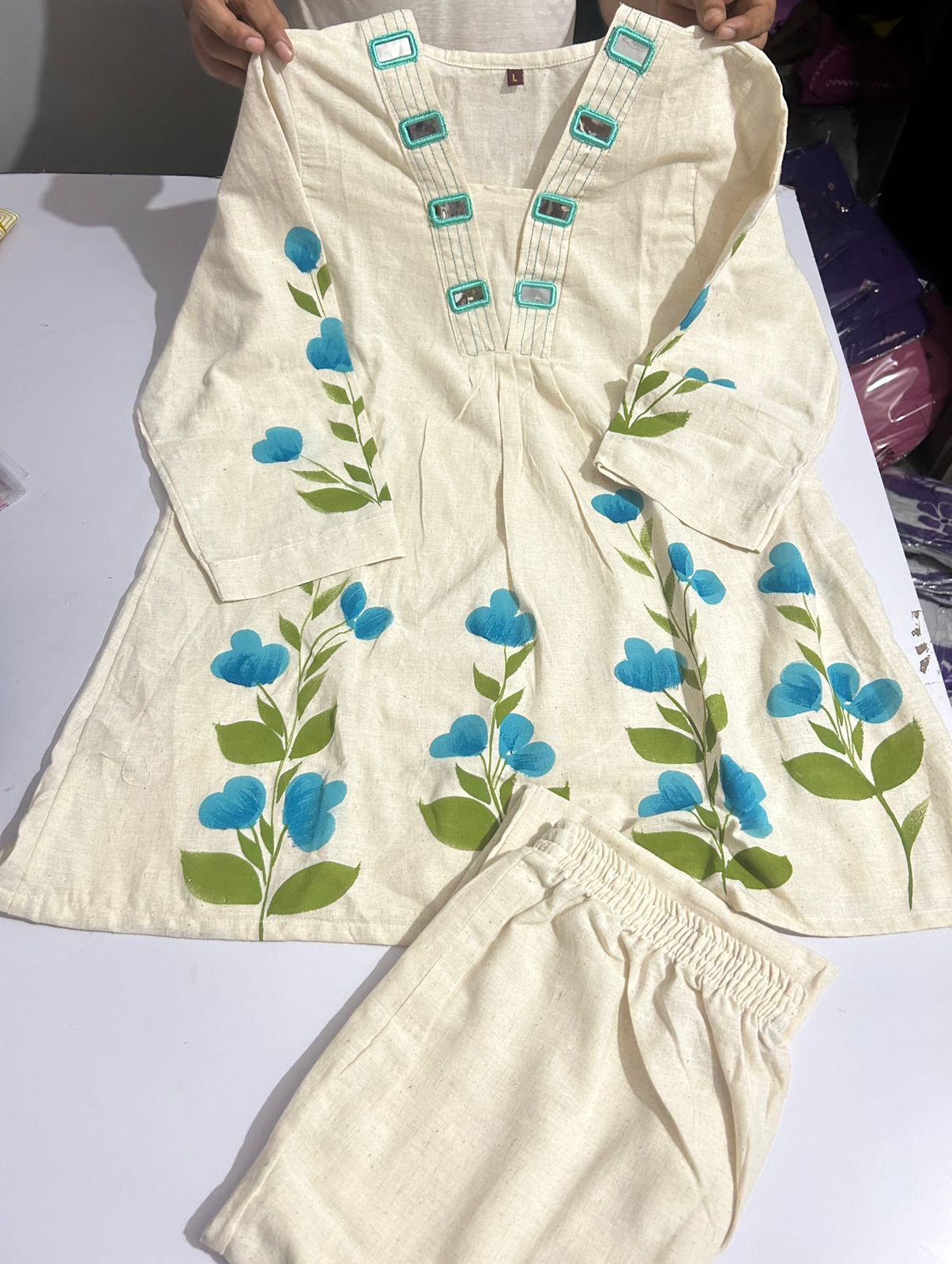 Tritiyaa Festival Special Brush Print Cotton Flex Co-Ord Set | Lace Detail Kurti with Pants