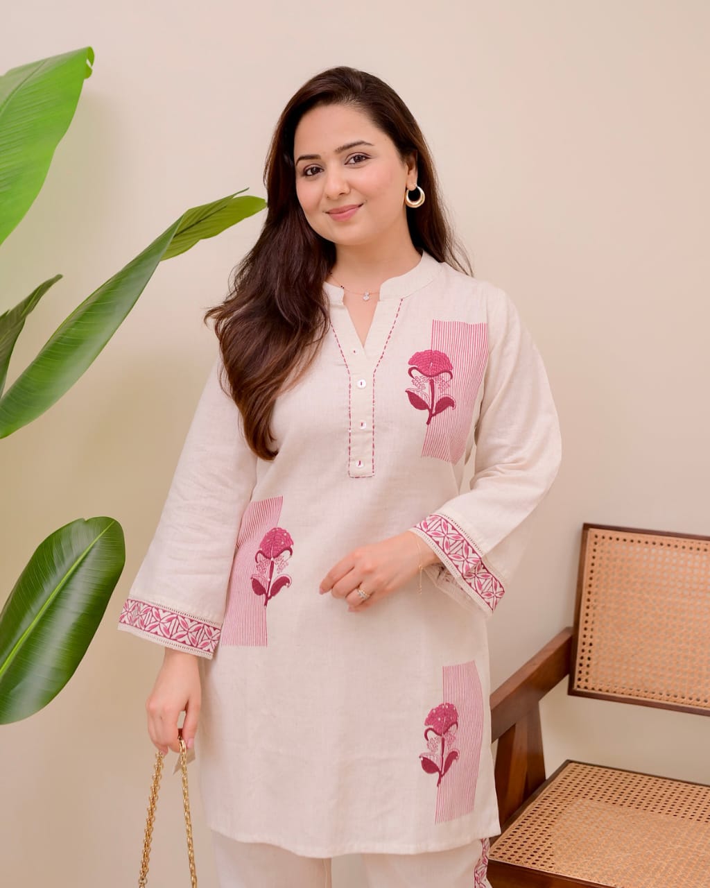 Tritiyaa Cotton Flex Embroidered Co-ords Set with Floral Motifs & Sequin Work – Elegant Ethnic Wear for Festive & Casual Style