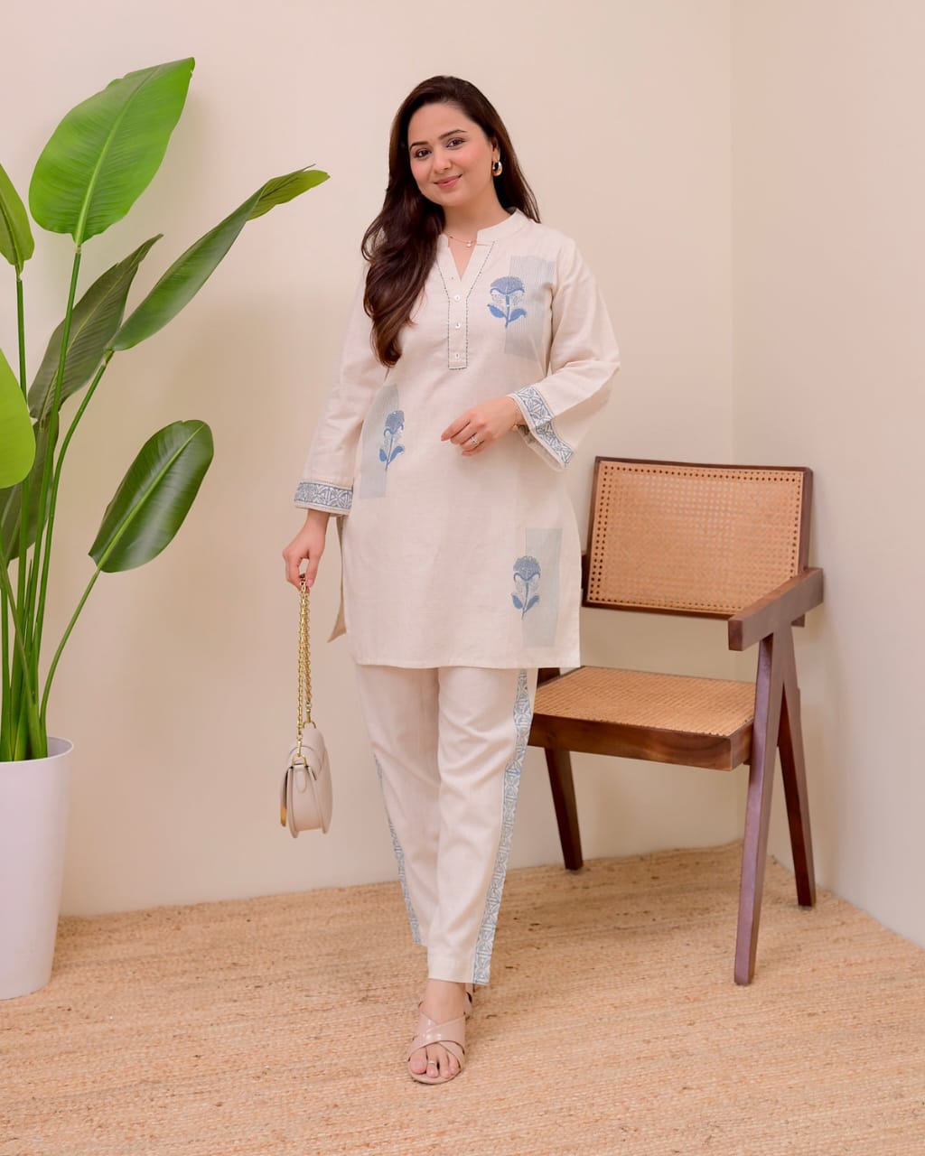 Tritiyaa Cotton Flex Embroidered Co-ords Set with Floral Motifs & Sequin Work – Elegant Ethnic Wear for Festive & Casual Style